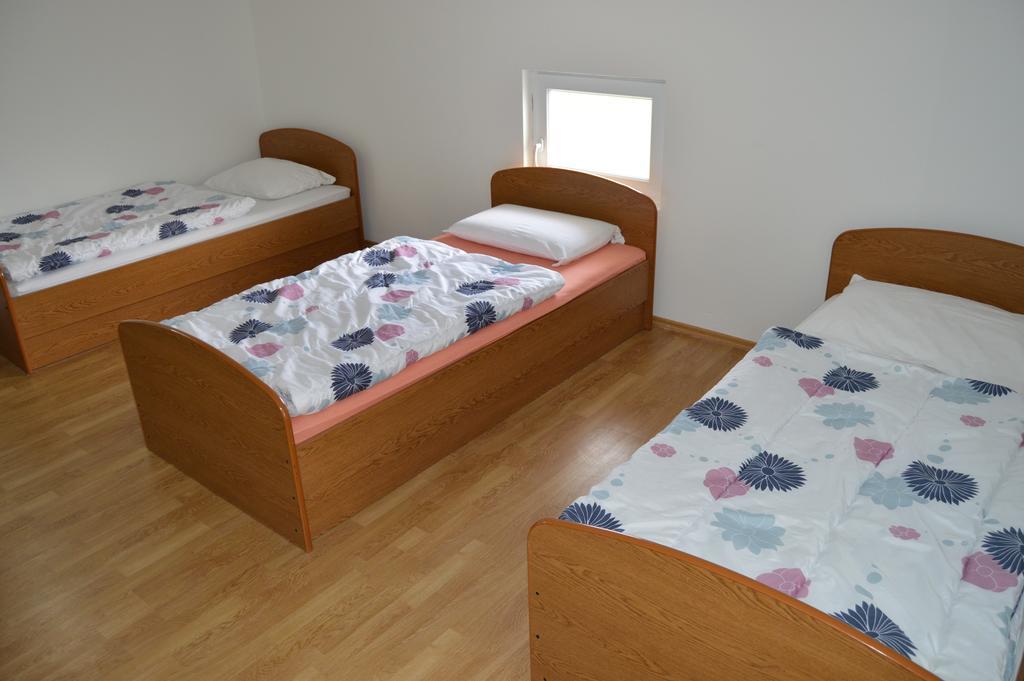 Međugorje パンシオン モダナ Bed & Breakfast エクステリア 写真