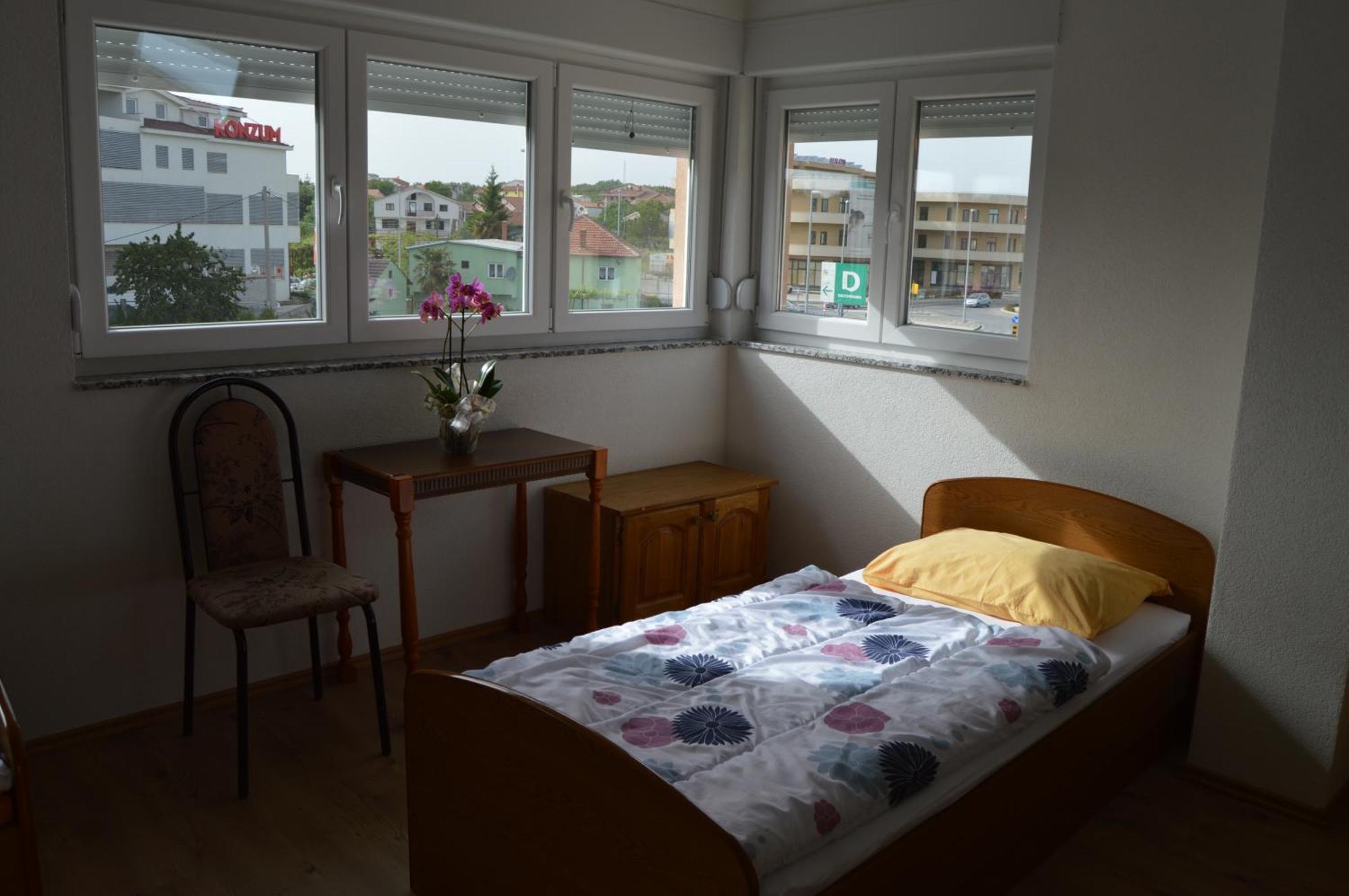Međugorje パンシオン モダナ Bed & Breakfast エクステリア 写真