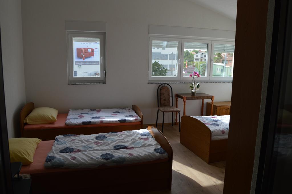 Međugorje パンシオン モダナ Bed & Breakfast エクステリア 写真