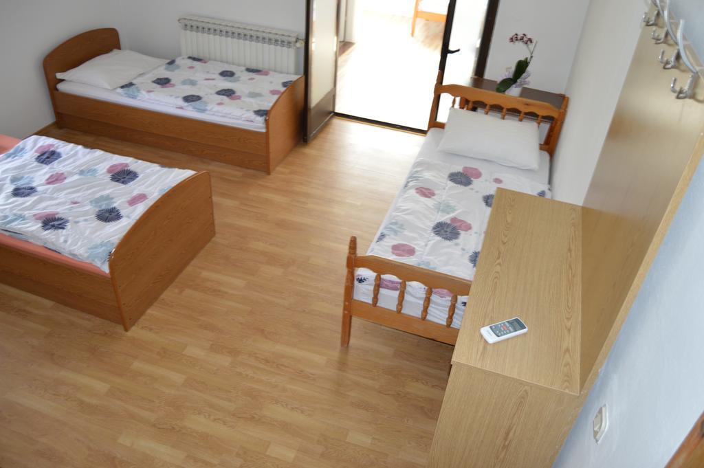 Međugorje パンシオン モダナ Bed & Breakfast エクステリア 写真