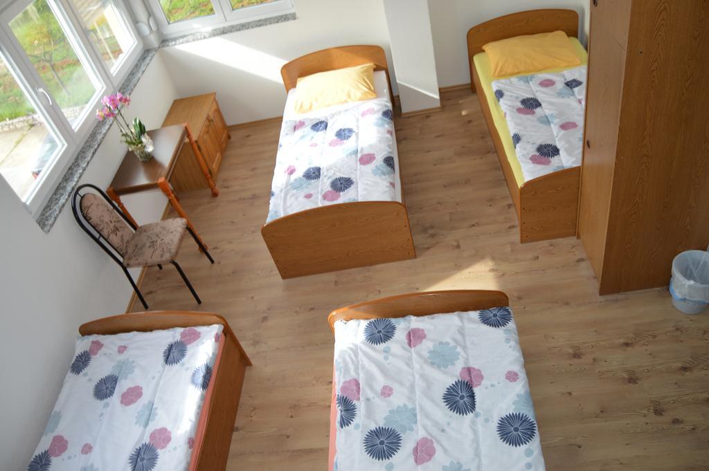 Međugorje パンシオン モダナ Bed & Breakfast エクステリア 写真