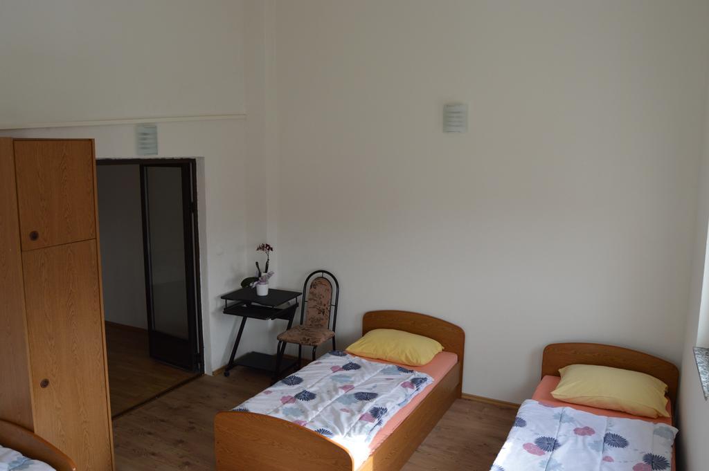 Međugorje パンシオン モダナ Bed & Breakfast エクステリア 写真