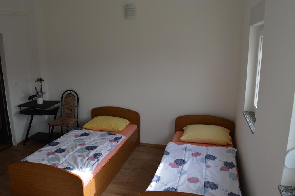 Međugorje パンシオン モダナ Bed & Breakfast エクステリア 写真