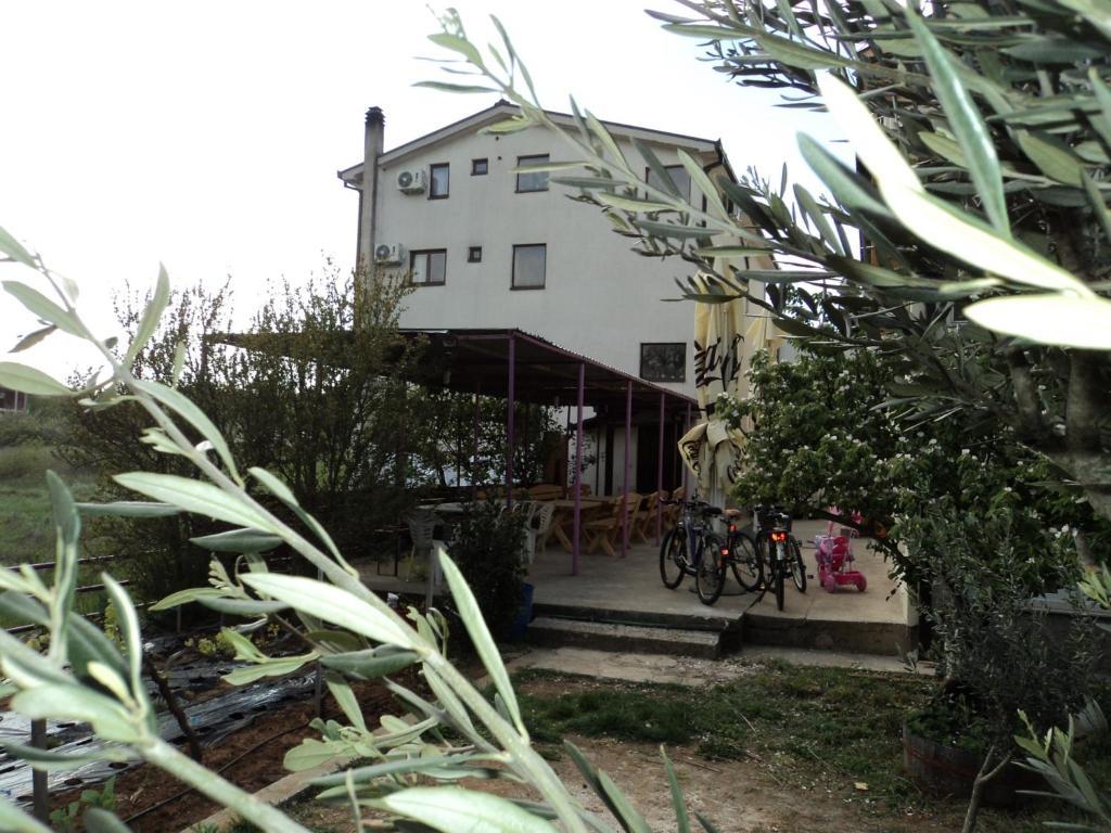 Međugorje パンシオン モダナ Bed & Breakfast エクステリア 写真