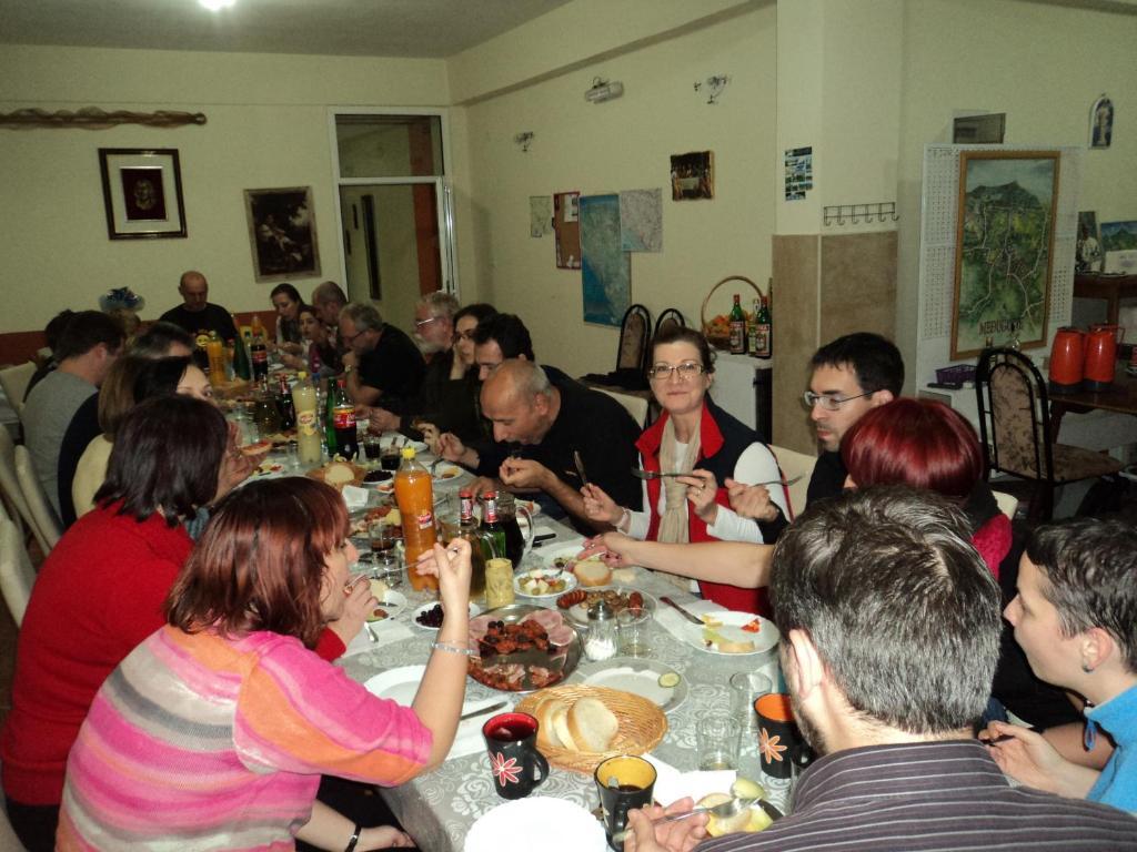 Međugorje パンシオン モダナ Bed & Breakfast エクステリア 写真