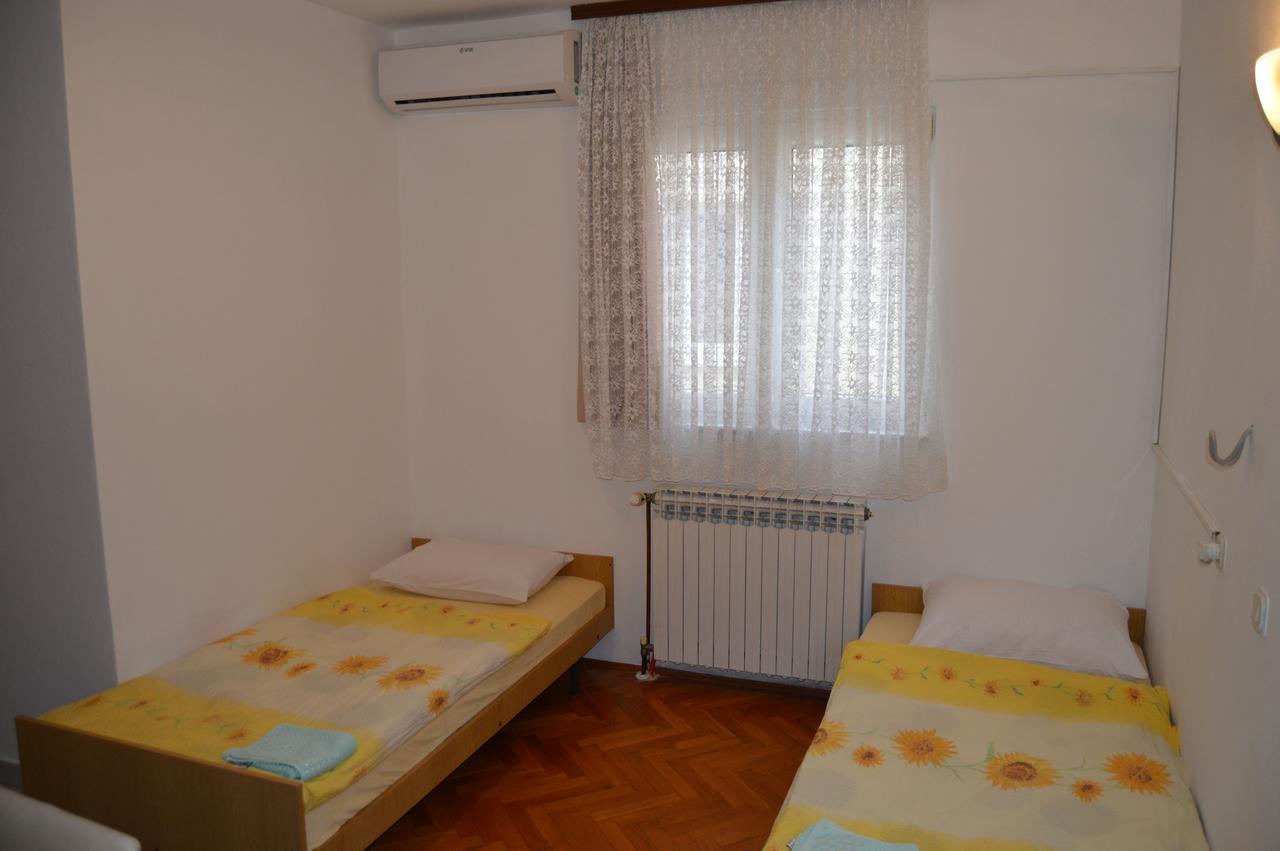 Međugorje パンシオン モダナ Bed & Breakfast エクステリア 写真