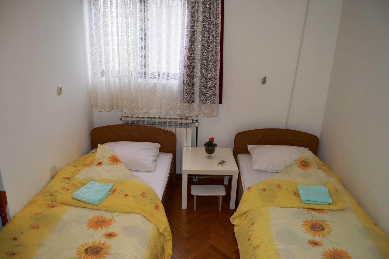 Međugorje パンシオン モダナ Bed & Breakfast エクステリア 写真