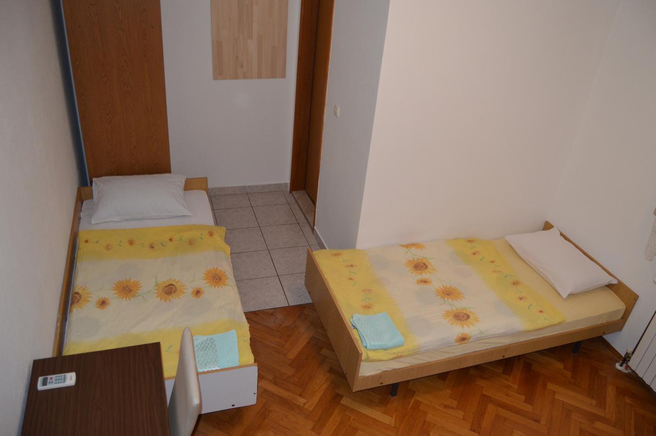 Međugorje パンシオン モダナ Bed & Breakfast エクステリア 写真