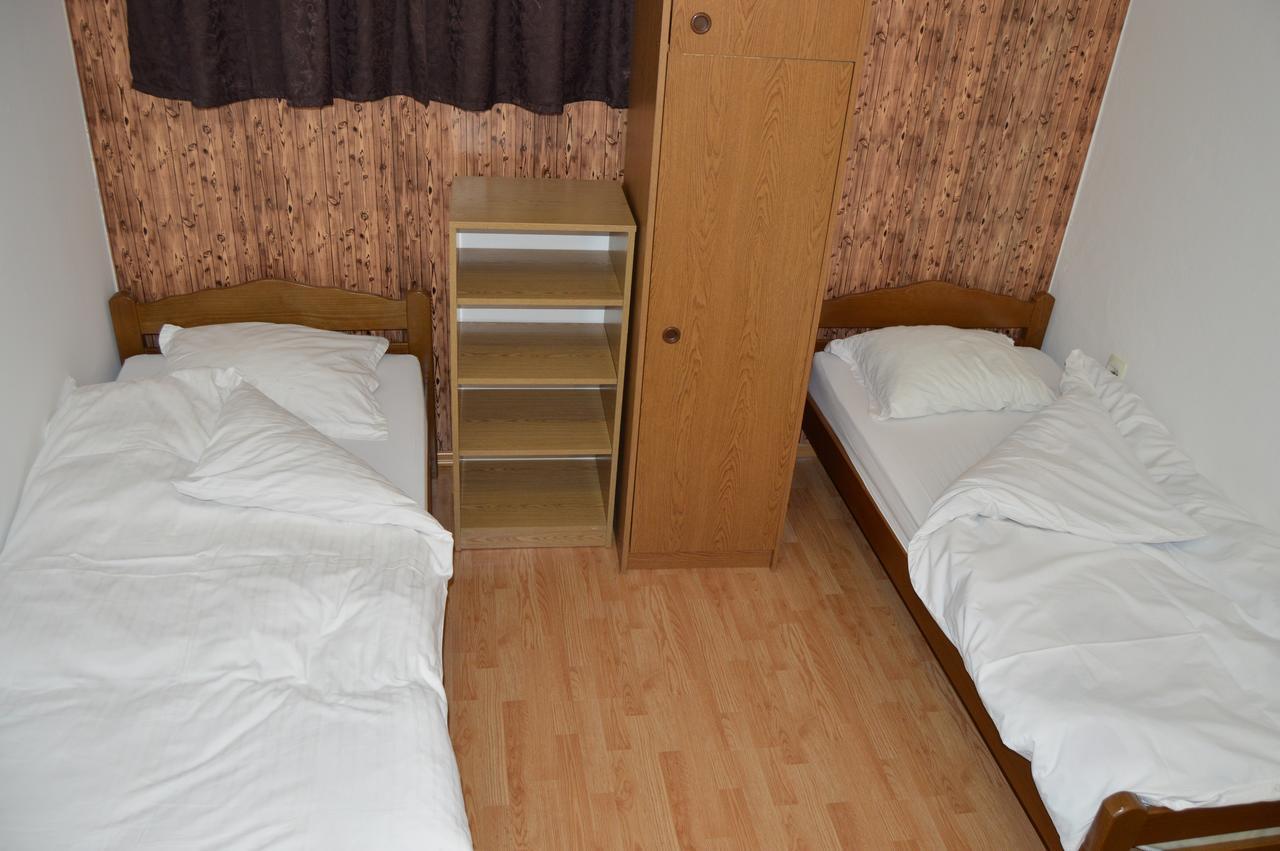 Međugorje パンシオン モダナ Bed & Breakfast エクステリア 写真