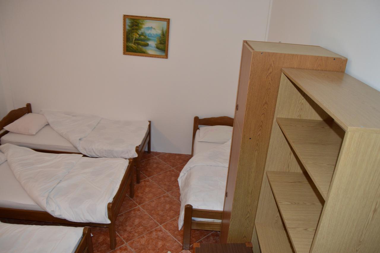 Međugorje パンシオン モダナ Bed & Breakfast エクステリア 写真