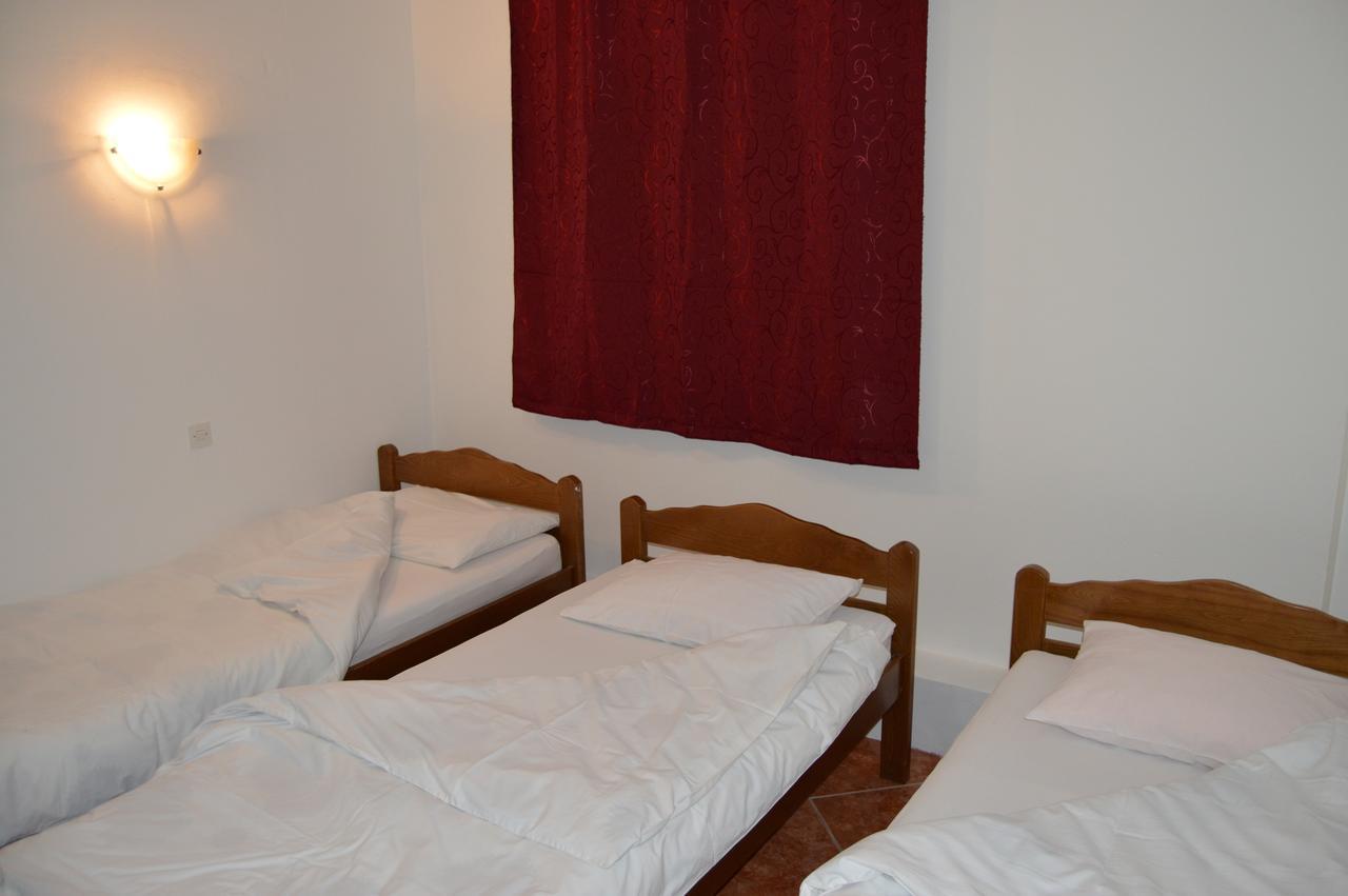 Međugorje パンシオン モダナ Bed & Breakfast エクステリア 写真