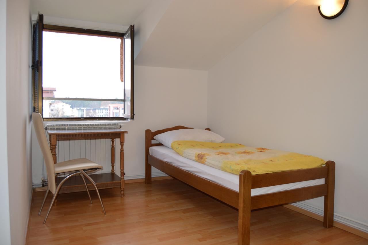 Međugorje パンシオン モダナ Bed & Breakfast エクステリア 写真