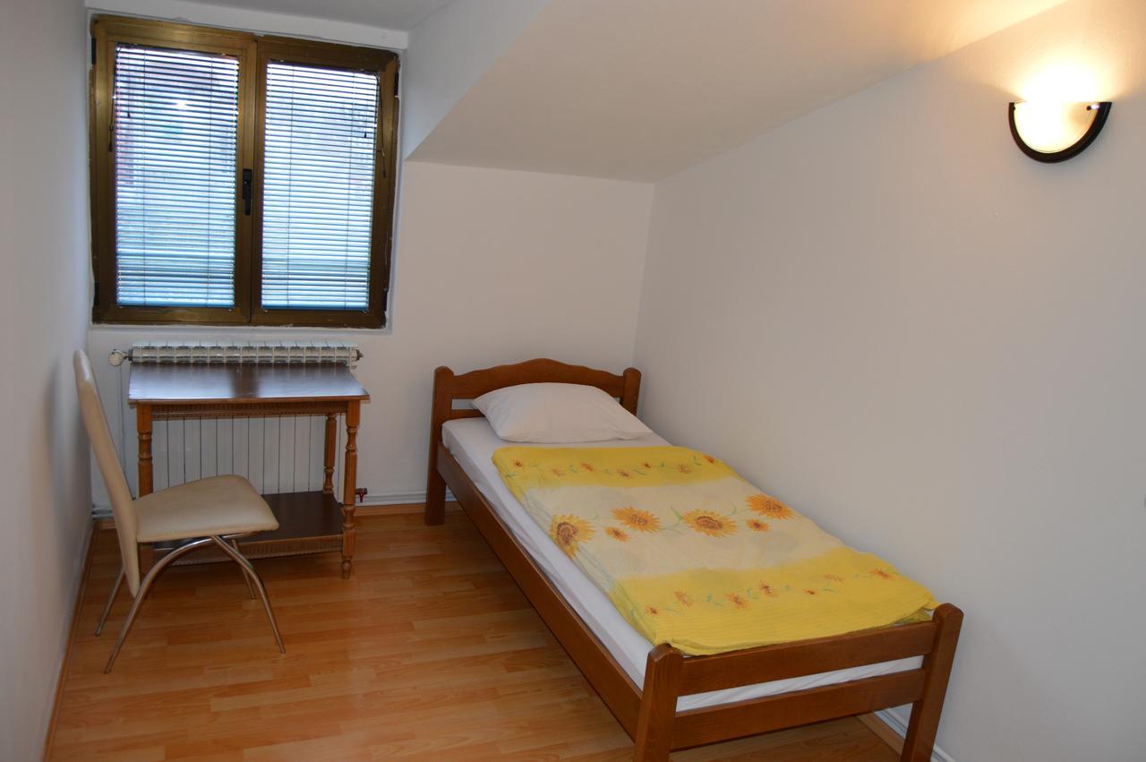 Međugorje パンシオン モダナ Bed & Breakfast エクステリア 写真